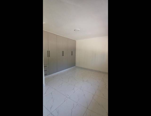 2 BEDROOM PROPERTY TO RENT IN YELLOWWOOD PARK